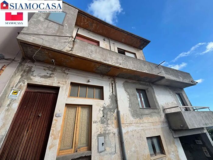 Casa con 5 locali in vendita in Villacidro