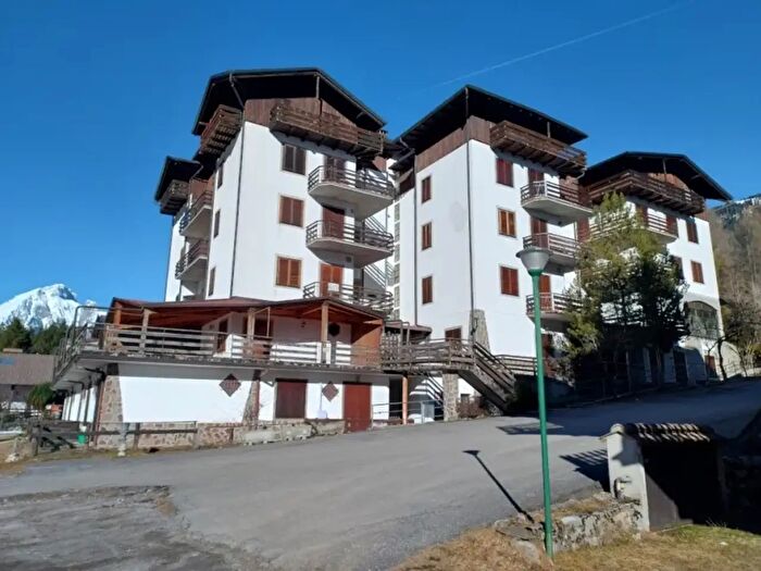 Appartamento quadrilocale in vendita in Via Salven, Borno