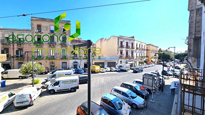 Appartamento con 5 locali in vendita in Siracusa