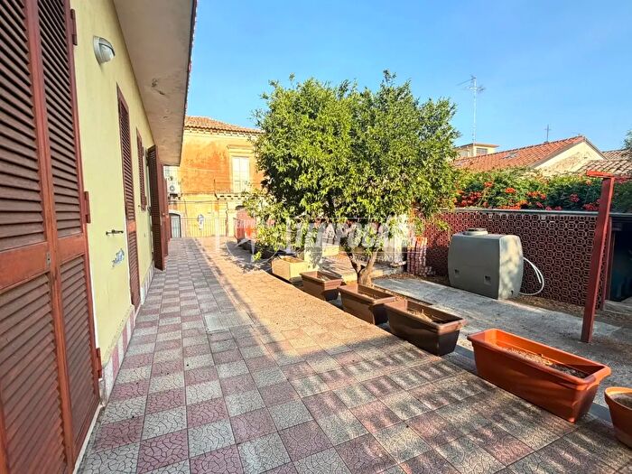 Appartamento trilocale in vendita in Via Etnea, Gravina Di Catania