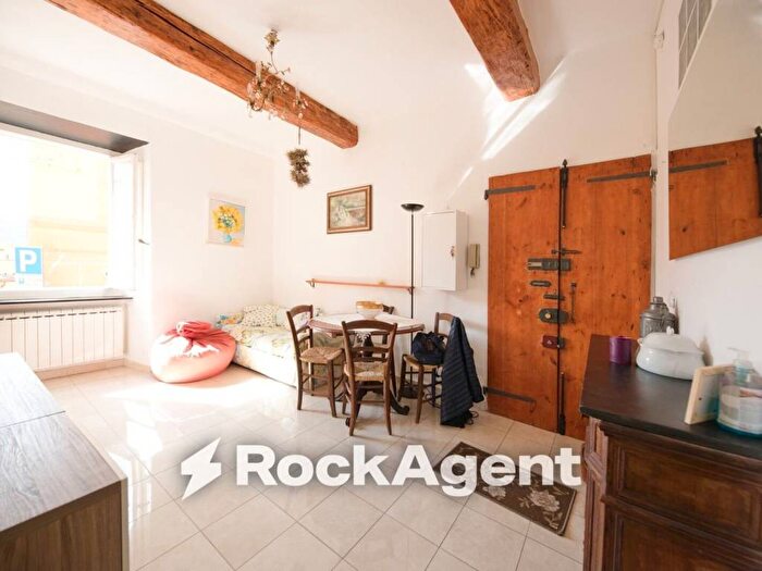 Appartamento quadrilocale in affitto in Via Piero Schiaffino, Centro, Camogli