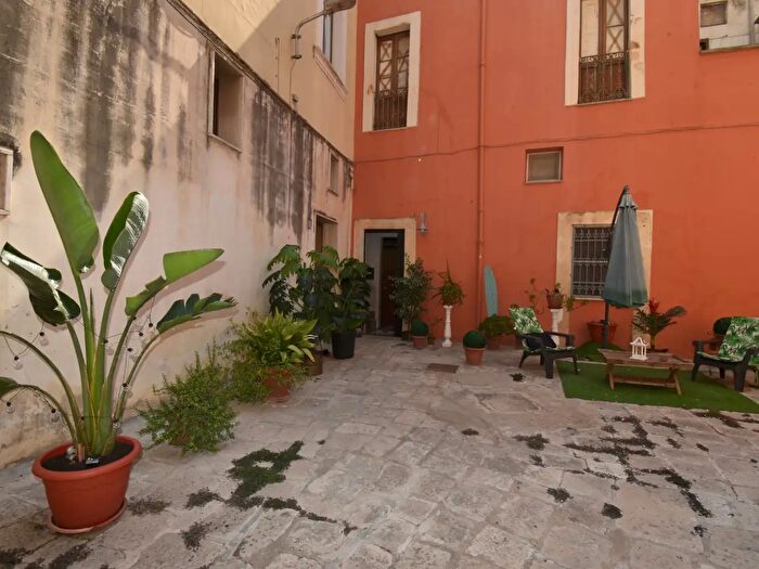 Appartamento con 5 locali in vendita in Via Alessandro Pino, Monteroni Di Lecce