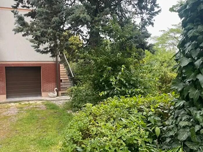 Appartamento con 6 locali in vendita in Via Arginone, Ferrara