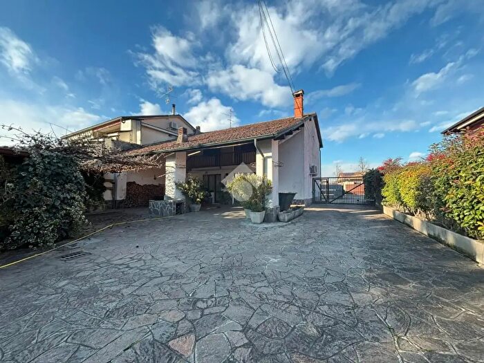 Casa con 5 locali in vendita in Via Giuseppe Verdi, Agnadello