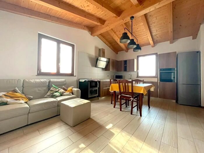 Appartamento trilocale in vendita in Via Sottocolle, Artegna