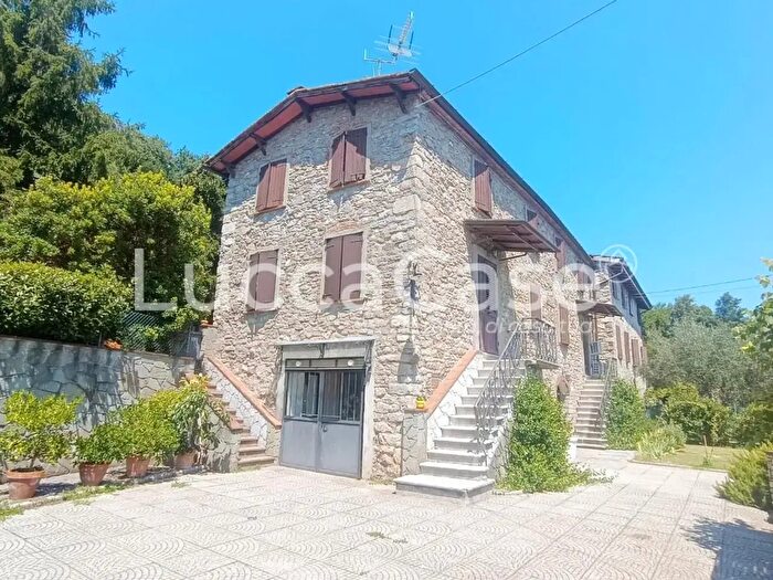 Casa con 8 locali in vendita in Ità Cor, Pescaglia