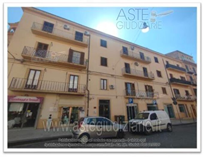 Appartamento con 6 locali in vendita in Corso Umberto I Caltanissetta CL Italia, Caltanissetta