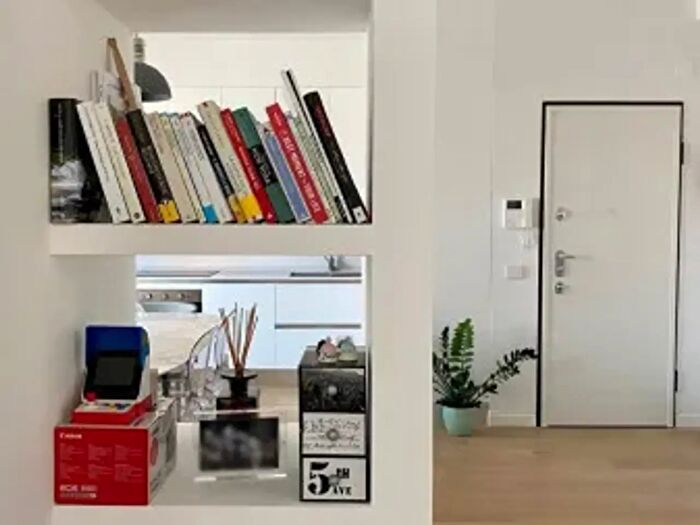 Appartamento trilocale in affitto in Viale Caterina da Forlì, Milano