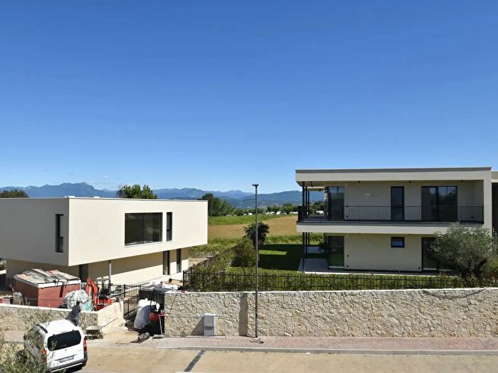 Appartamento trilocale in vendita in Via Porto, Lazise