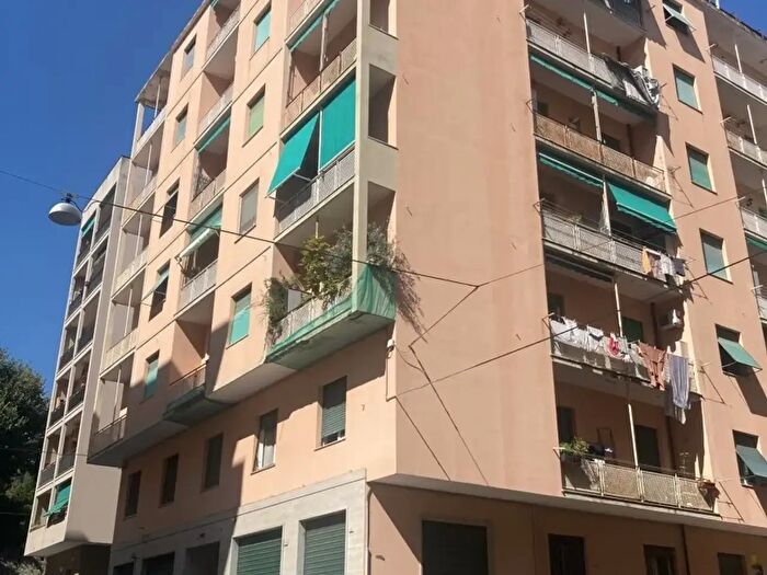 Appartamento con 5 locali in vendita in Via Giovanni Ambrogio Molfino, Genova