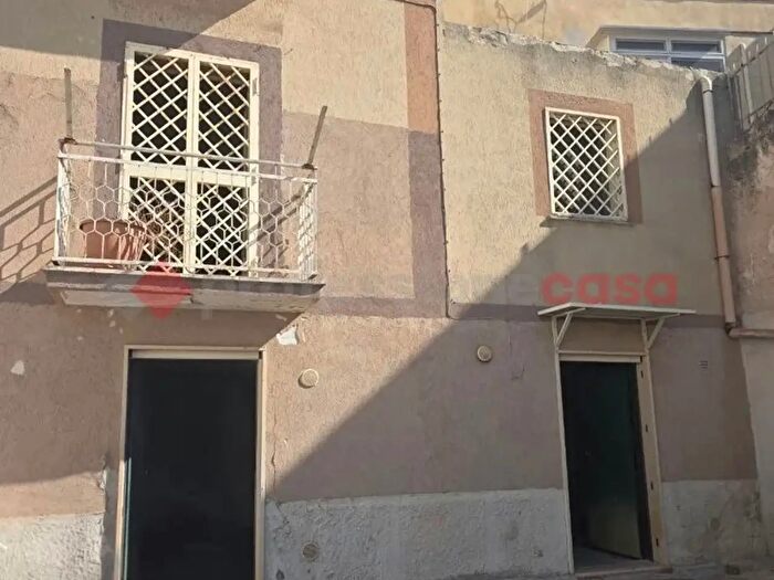 Appartamento trilocale in vendita in Vico Tinelli, Statte