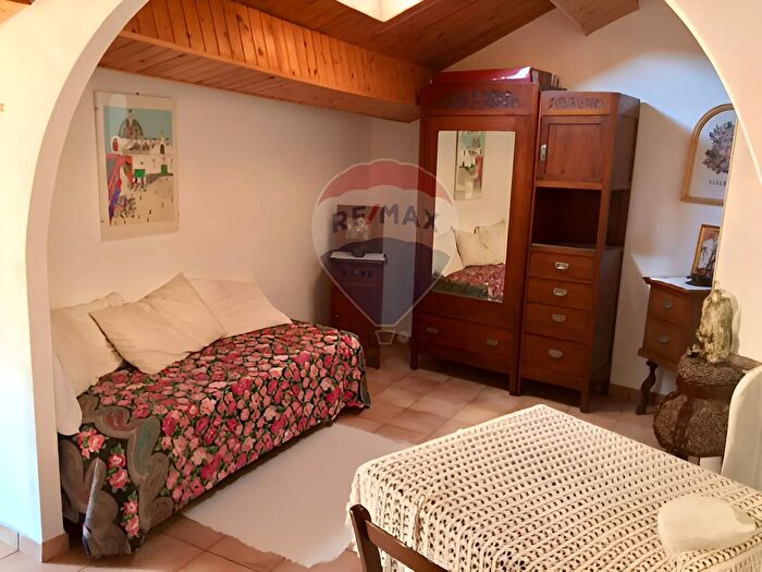 Appartamento monolocale in vendita in Caprarola