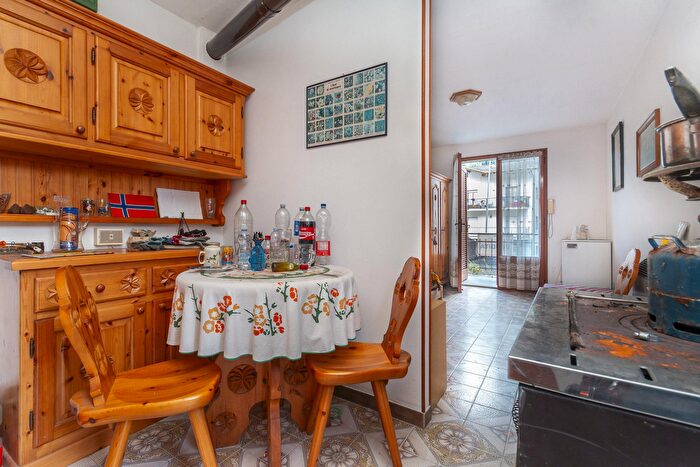 Casa bilocale in vendita in Via Vittorio Veneto, Frassino