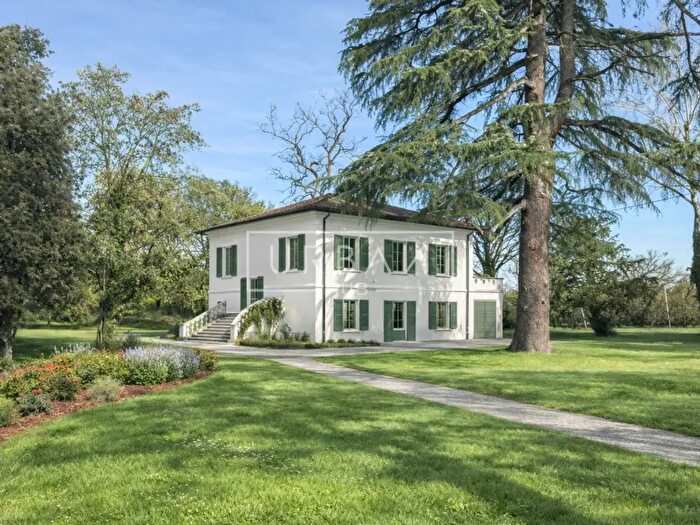 Casa con 8 locali in vendita in Via Pittora, Faenza