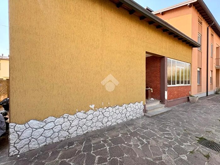 Casa trilocale in vendita in Via Giotto, Verdello