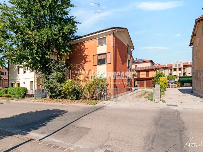Casa con 5 locali in vendita in Via Giacomo Matteotti, Soliera