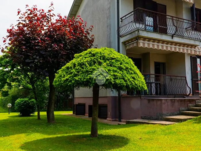 Casa trilocale in vendita in Via Torino, Settala