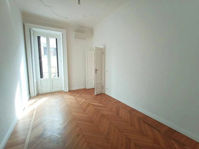 Appartamento quadrilocale in affitto in Via Spartaco, Montenero, Milano