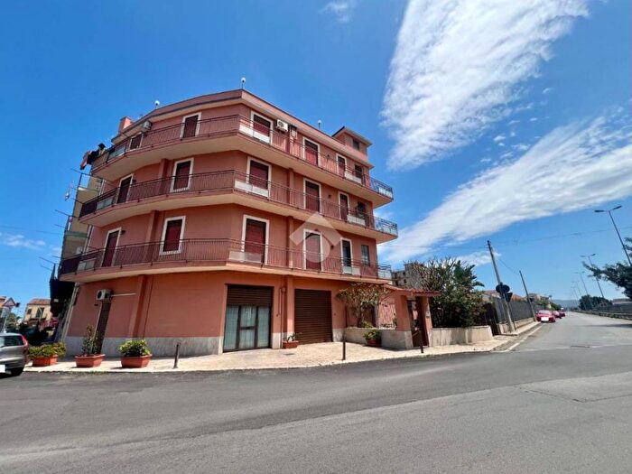 Appartamento quadrilocale in affitto in Via Tescasecca, Sperone, Palermo