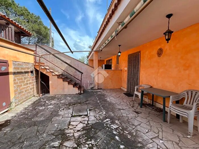 Appartamento trilocale in vendita in Via Torre del Monumento, Nettuno