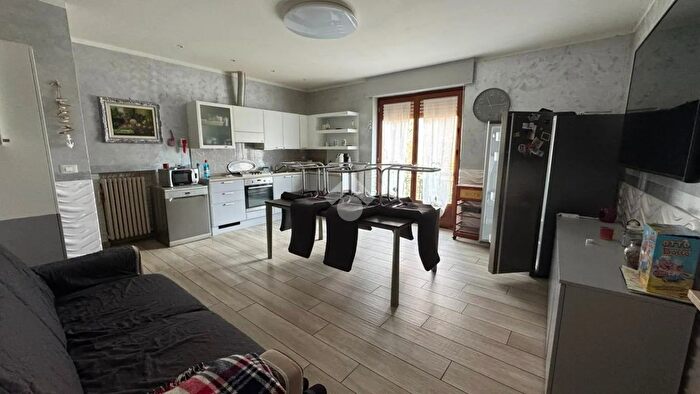 Appartamento quadrilocale in vendita in Via V Veneto, Costigliole Saluzzo