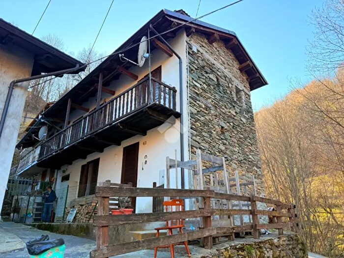 Casa quadrilocale in vendita in Strada Comunale da col San Giovanni a Richiaglio, Viu