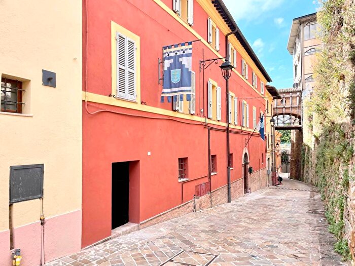 Appartamento quadrilocale in affitto in Via Costanza Varano, Centro, Camerino