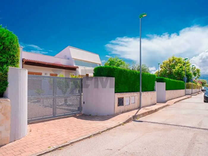 Casa trilocale in affitto in Contrada Grottole Snc, Polignano A Mare