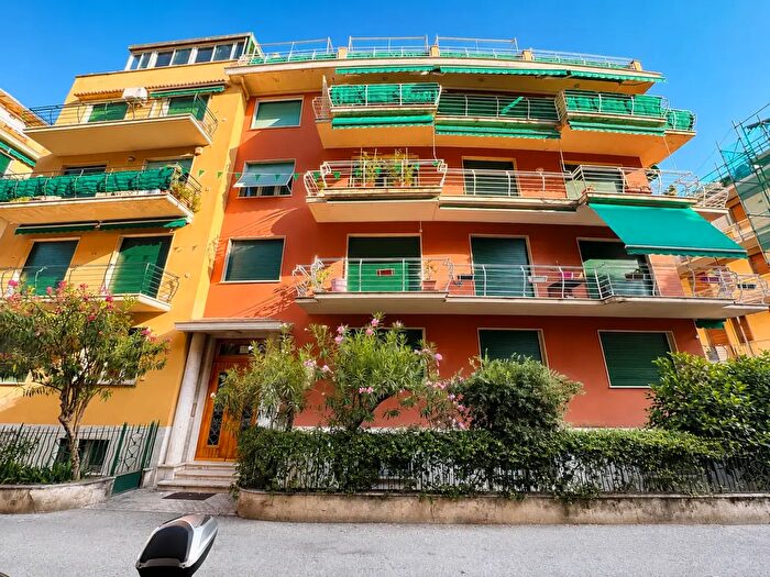 Appartamento trilocale in vendita in Rapallo