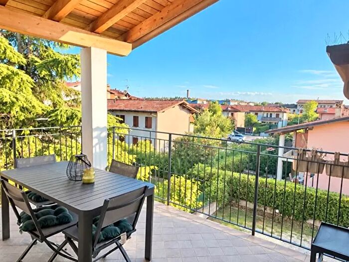 Appartamento trilocale in vendita in Desenzano Del Garda
