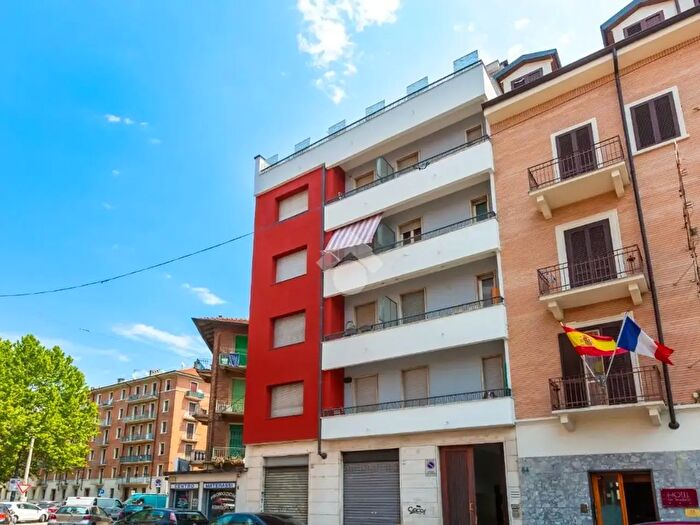 Appartamento con 5 locali in vendita in Via Exilles, Torino