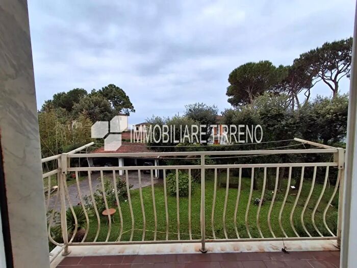 Appartamento trilocale in vendita in Massa