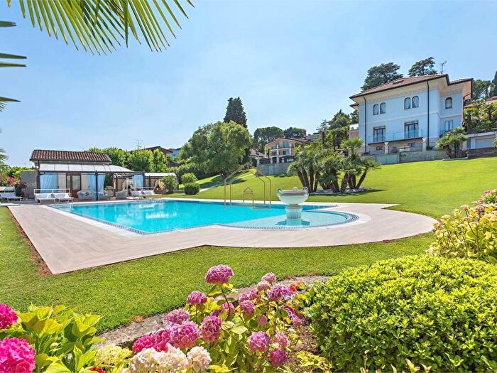 Appartamento trilocale in affitto in Via Monte Croce, Desenzanino, Desenzano del Garda