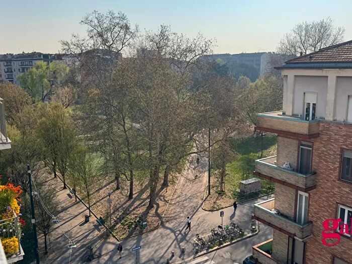 Appartamento quadrilocale in vendita in Via Valparaiso, Milano