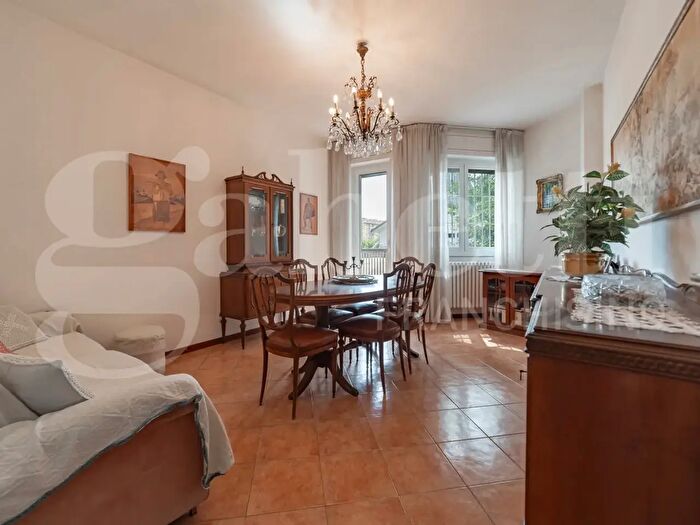 Appartamento trilocale in vendita in Via Santa Teresa, Milano