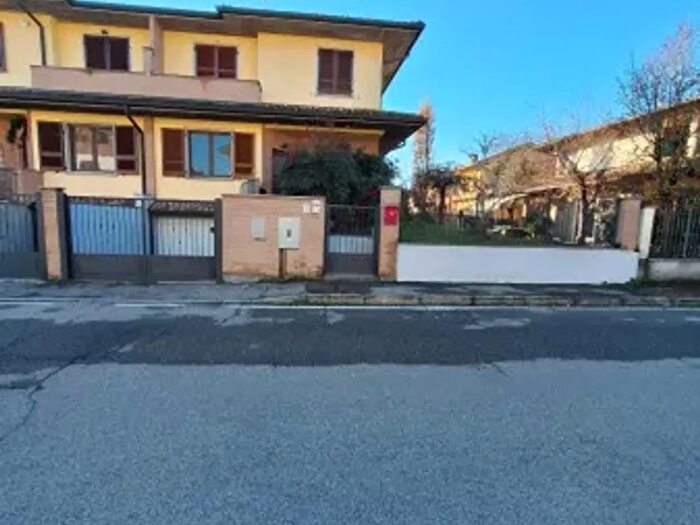 Casa quadrilocale in vendita in Via Carlo Cattaneo, Castiraga Vidardo