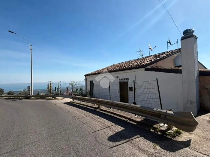 Casa con 9 locali in vendita in Via Porta Cappuccini, CoriglianoRossano