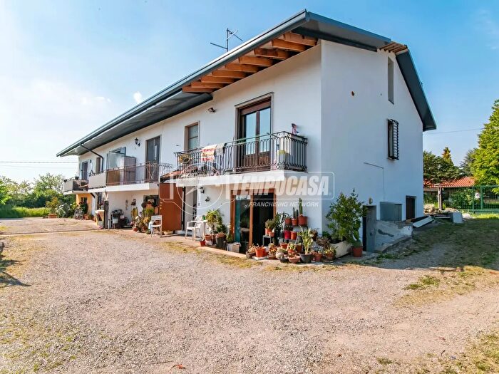 Casa trilocale in vendita in Via Rossini, Guanzate