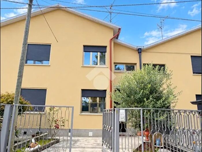 Casa trilocale in vendita in Via Allodola, Cairate