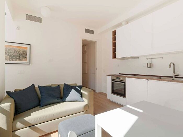 Appartamento bilocale in affitto in Via Giorgio Vasari, Porta Romana Medaglie d'Oro, Milano