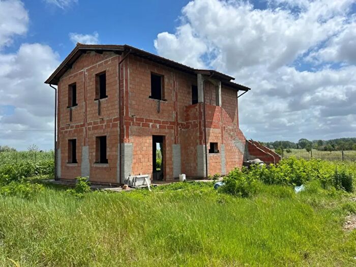 Casa con 5 locali in vendita in Montopoli In Val DArno