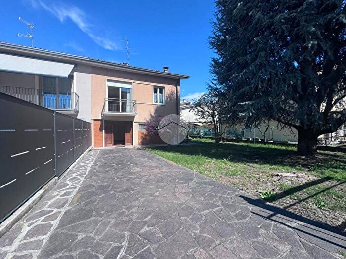 Casa trilocale in affitto in Via Levadello, Centro, Palazzolo sullOglio