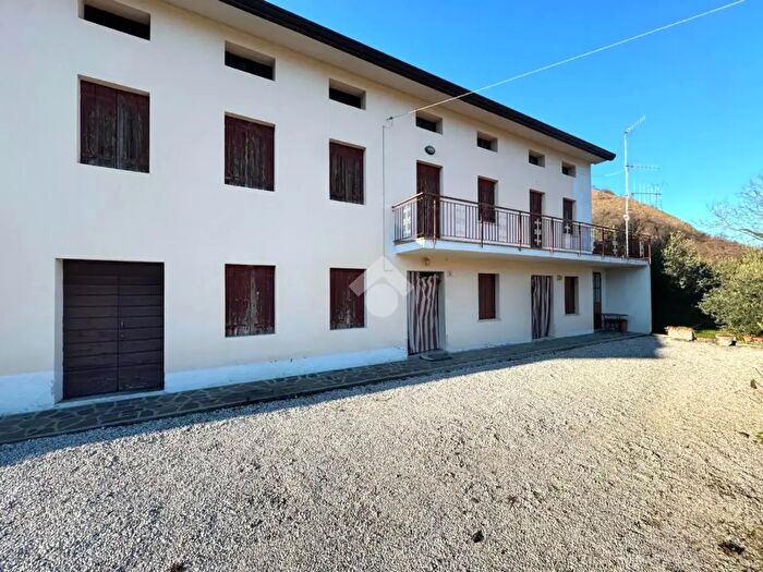 Casa con 6 locali in vendita in Via dei Tobero, Vittorio Veneto
