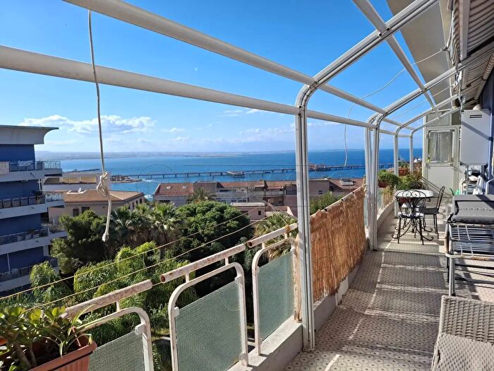 Appartamento con 8 locali in vendita in Viale Scala Greca, Siracusa