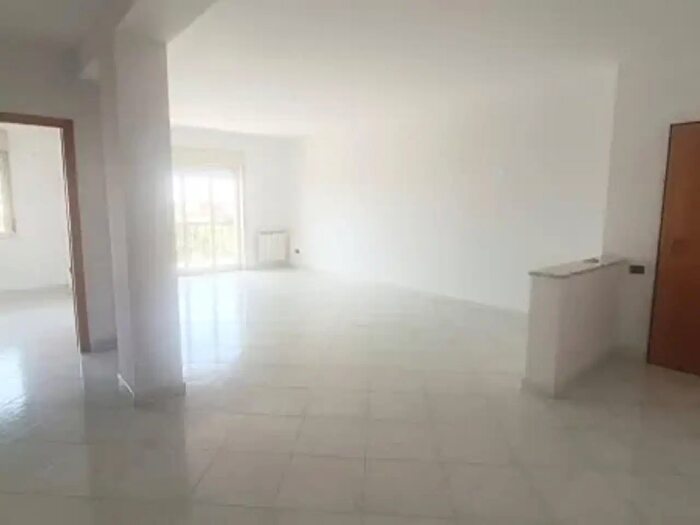 Appartamento con 5 locali in vendita in Viale delle Provincie a, Giarre
