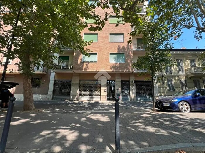 Appartamento trilocale in vendita in Viale Pilone, Asti