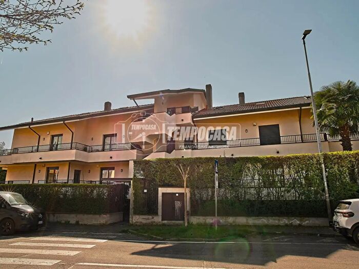 Appartamento trilocale in vendita in Via Don Gaetano Bollini, Lainate