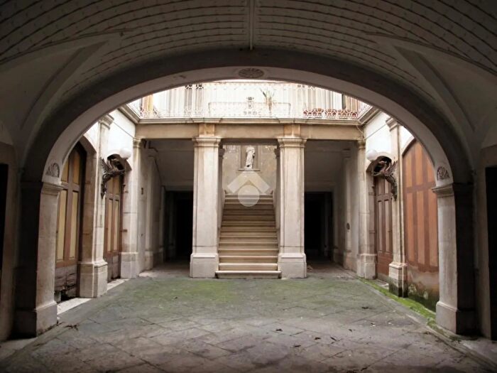 Casa con 6 locali in vendita in Via Umberto Fraccacreta, San Severo