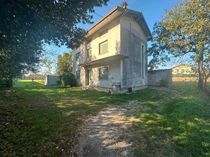 Casa con 5 locali in vendita in Tavagnacco