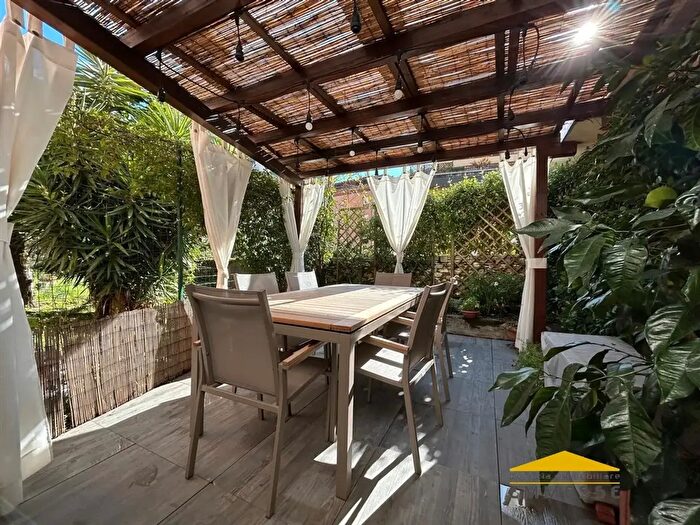 Casa con 5 locali in vendita in Carrara